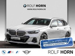 Mineralweiß metallic Gebraucht 2024 BMW 520 M Sport Kombi | 48.840 € (Guter Preis)