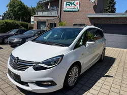 Weiß Gebraucht 2016 Opel Zafira Innovation Van / Kleinbus | 11.800 € (Guter Preis)