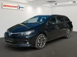 Schwarz Gebraucht 2016 Toyota Auris Design Kombi | 8.499 € (Superpreis)