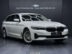 Weiß Gebraucht 2022 BMW 530e Sport Line Kombi | 26.399 € (Superpreis)