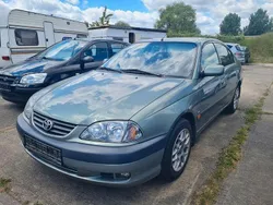 Grün Gebraucht 2003 Toyota Avensis Limousine | 2.600 € (Fairer Preis)