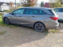 Grau Gebraucht 2022 Opel Astra Kombi | 16.000 €