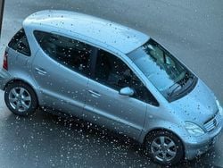 Grau Gebraucht 2002 Mercedes 170 Kleinwagen | 600 € (Fairer Preis)