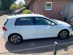 Weiß Gebraucht 2019 VW Golf VII Comfortline Limousine | 13.700 € (Guter Preis)