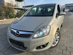 Grau Gebraucht 2009 Opel Zafira Innovation Van / Kleinbus | 6.960 € (Teuer)