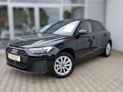 Schwarz Neu 2025 Audi A1 Sportback Sport Kleinwagen | 26.960 € (Etwas zu teuer)