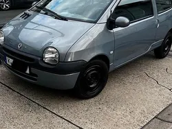 Blau Gebraucht 2001 Renault Twingo Kleinwagen | 1.550 €