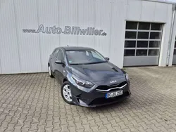 Pentametal metallic Gebraucht 2025 Kia Ceed Vision Limousine | 25.790 € (Superpreis)