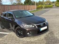 Braun Gebraucht 2013 Lexus CT200h Limousine | 14.000 € (Fairer Preis)