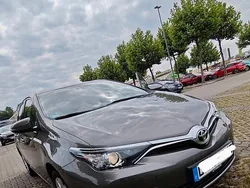 Grau Gebraucht 2017 Toyota Auris Edition-S Limousine | 10.450 € (Fairer Preis)