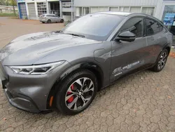 Carbonized gray/asher gray Gebraucht 2024 Ford Mustang Mach-E Premium SUV | 49.990 € (Fairer Preis)