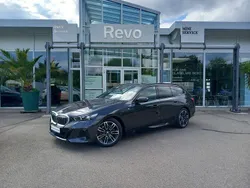 Sophistograu brillanteffekt me Gebraucht 2024 BMW 520 M Sport Kombi | 53.780 € (Fairer Preis)