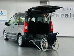 Grau Gebraucht 2008 Peugeot Partner Tepee Active Van / Kleinbus | 17.950 €