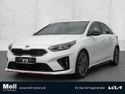 Hw2) deluxeweiss met. (weiss Gebraucht 2019 Kia Ceed GT Limousine | 20.590 € (Fairer Preis)