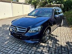 Blau Gebraucht 2015 Mercedes E200 Edition Limousine | 11.900 € (Fairer Preis)