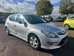 Silber Gebraucht 2010 Hyundai i30 Edition Limousine | 1.499 € (Superpreis)