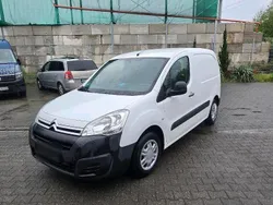 Weiß Gebraucht 2017 Citroën Berlingo Van / Kleinbus | 6.500 € (Fairer Preis)