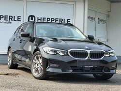 Schwarz ii/bonnet fluid black Gebraucht 2020 BMW 330 Sport Line Kombi | 24.750 € (Guter Preis)