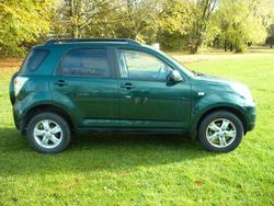 Grün Gebraucht 2010 Daihatsu Terios SUV | 6.490 € (Fairer Preis)