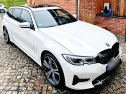 Weiß Gebraucht 2021 BMW 330e Sport Line Kombi | 34.700 € (Etwas zu teuer)