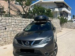 Grau Gebraucht 2015 Nissan Qashqai 360º SUV | 11.300 € (Etwas zu teuer)