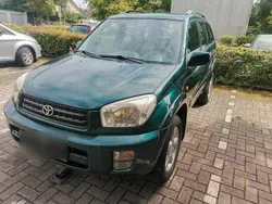 Grün Gebraucht 2002 Toyota RAV4 SUV | 3.500 € (Fairer Preis)