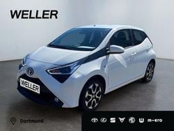 Weiss Gebraucht 2020 Toyota Aygo X-play Kleinwagen | 10.690 € (Fairer Preis)