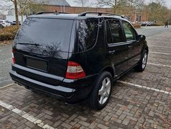 Schwarz Gebraucht 2004 Mercedes ML270 SUV | 7.000 € (Fairer Preis)