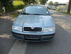 Grau Gebraucht 2006 Skoda Octavia Limousine | 2.499 € (Fairer Preis)