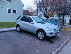 Grau Gebraucht 2005 Mercedes ML500 SUV | 14.499 €