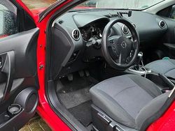 Rot Gebraucht 2009 Nissan Qashqai SUV | 4.299 €