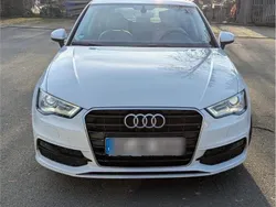 Weiß Gebraucht 2015 Audi A3 Sportback Ambiente Kleinwagen | 12.300 € (Fairer Preis)