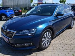 Lavablau metallic Gebraucht 2023 Skoda Superb Style Kombi | 27.890 € (Superpreis)