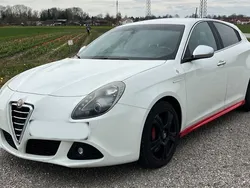 Weiß Gebraucht 2010 Alfa Romeo Giulietta Quadrifoglio Verde Kleinwagen | 7.500 € (Fairer Preis)