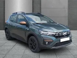 Zedergrün Neu 2024 Dacia Sandero Extreme Kleinwagen | 21.990 € (Etwas zu teuer)