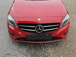 Rot Gebraucht 2012 Mercedes A180 Style Limousine | 6.900 € (Superpreis)