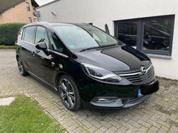 Schwarz Gebraucht 2017 Opel Zafira Tourer Business Edition Van / Kleinbus | 13.900 € (Etwas zu teuer)