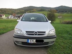 Grau Gebraucht 2003 Opel Zafira Van / Kleinbus | 1.300 € (Fairer Preis)
