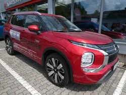 Rot Gebraucht 2025 Mitsubishi Outlander P-HEV Top SUV | 56.990 € (Etwas zu teuer)