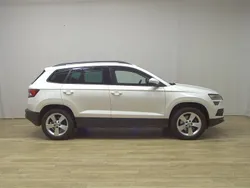 Weiss Gebraucht 2021 Skoda Karoq Ambition SUV | 21.480 € (Guter Preis)