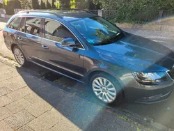Grau Gebraucht 2015 Skoda Superb Ambition Kombi | 11.300 € (Guter Preis)