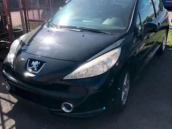 Schwarz Gebraucht 2009 Peugeot 207 Kleinwagen | 1.800 €