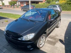 Schwarz Gebraucht 2005 Peugeot 206 CC Cabrio | 2.599 € (Fairer Preis)