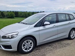 Silber Gebraucht 2017 BMW 218 Gran Tourer Advantage Van / Kleinbus | 10.500 € (Fairer Preis)
