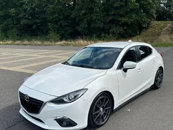 Weiß Gebraucht 2015 Mazda 3 Sports-Line Limousine | 9.600 € (Fairer Preis)