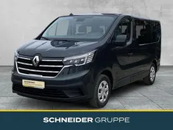 Kometengrau Gebraucht 2023 Renault Trafic Life Van | 36.490 € (Fairer Preis)