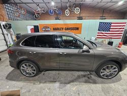 Braun Gebraucht 2014 Porsche Cayenne SUV | 26.900 €