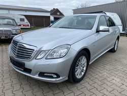 Silber Gebraucht 2009 Mercedes E200 Limousine | 9.499 € (Fairer Preis)