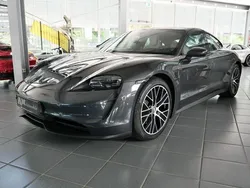 Grau Gebraucht 2021 Porsche Taycan Performance Plus Limousine | 59.800 € (Guter Preis)
