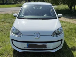 Weiß Gebraucht 2015 VW up! Kleinwagen | 6.300 € (Etwas zu teuer)